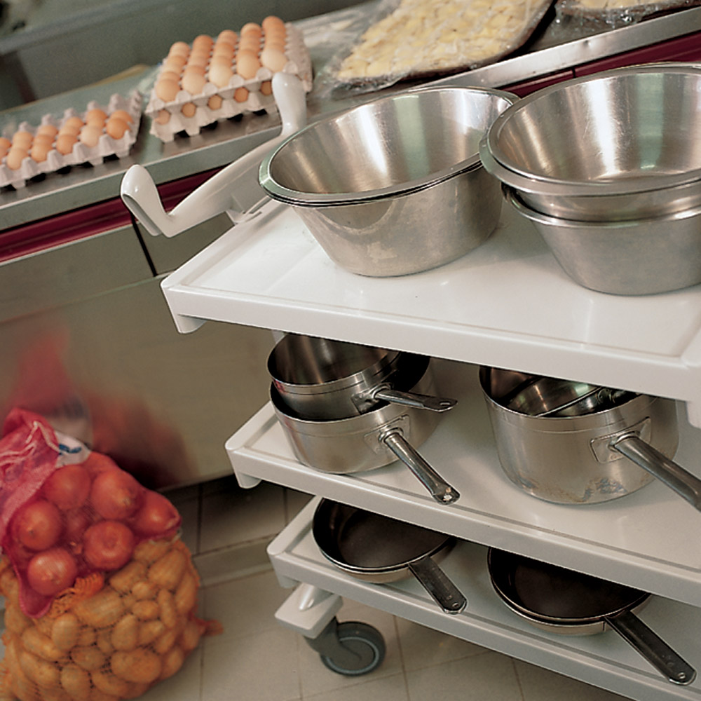 PERMODUL service trolley used in a kitchen