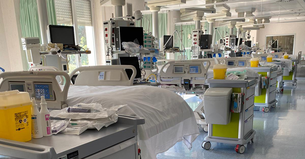 ICU at Savona Hospital, Italy: one PRECISO trolley for each bed