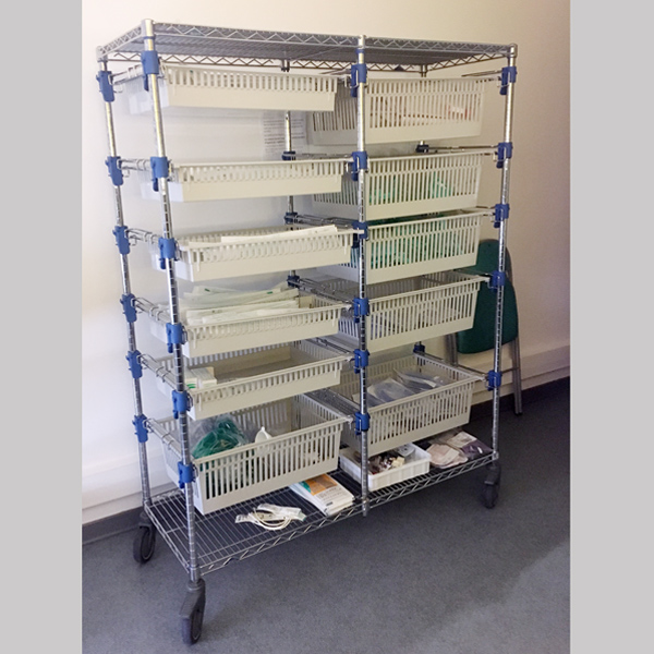 MOSYS-ISO double shelving, front 600 in use at CH METROPOLE SAVOIE Chambery hospital in France, at the neonatal care ward