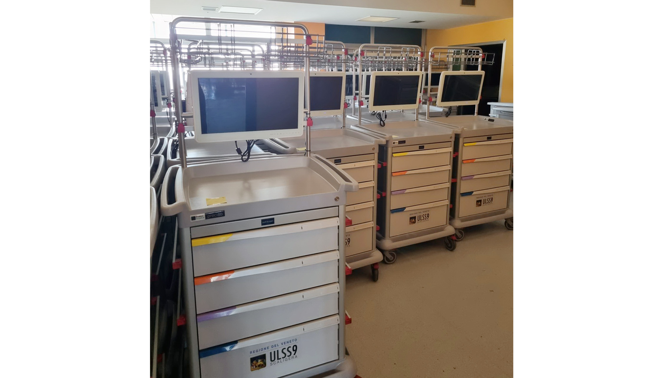 The Verona branch of the national healthcare system took delivery of more than 200 eWork Carts on a PRECISO trolley base