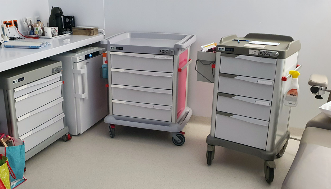 Med trolleys and under-table elements at the Institut Bordet in Bruxelles