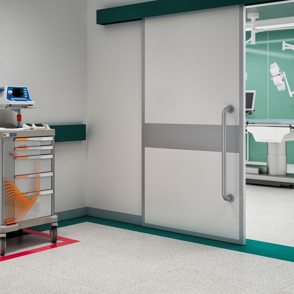 Crash cart specifications: closure, seal, quick access