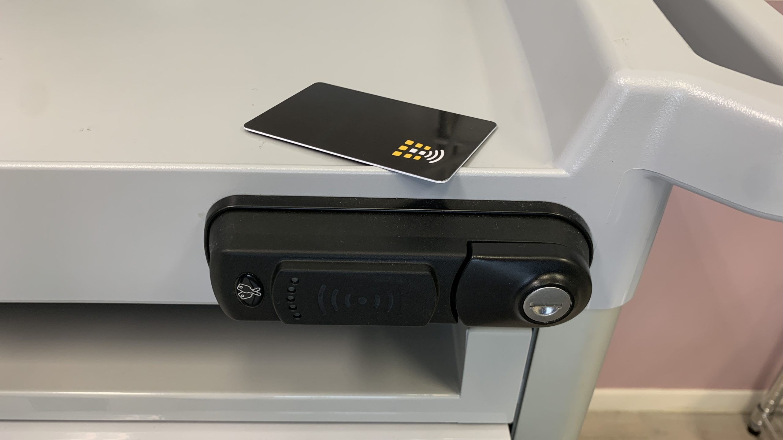 tessera rfid di apertura del carrello